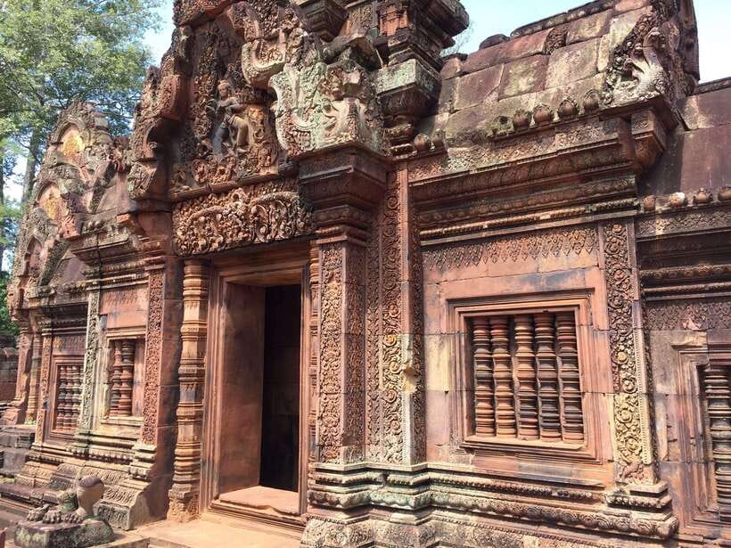 Angkor Wat, Small Circuit Private Tour with Banteay Srei - Starting Smart: Pickup, Tickets, and the Separate Entrance Advantage