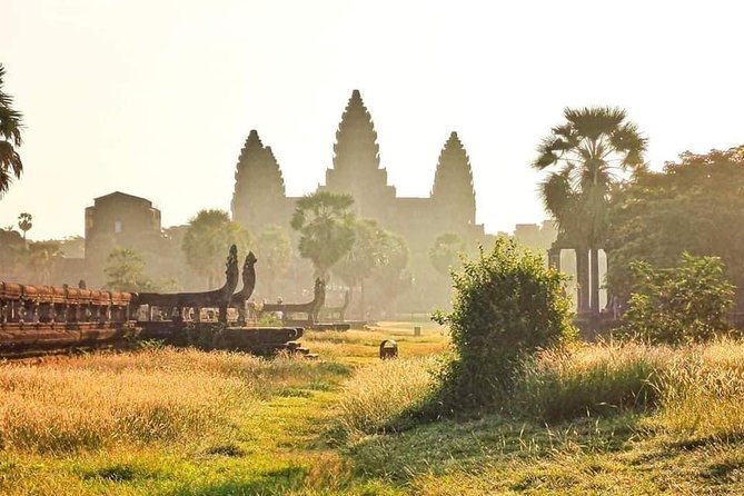 Angkor Wat Small-Group Exploration with Expert Guide - Heat-Proofing Your Day: Water, Cold Towels, and Smarter Breaks