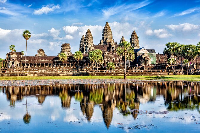 Angkor Wat Small Group Tour Inclusive lunch - Stop 3: Angkor Wat, lunch break timing and the largest religious monument