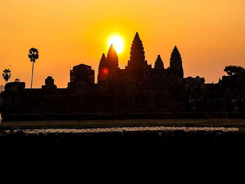 Angkor Wat Small Tour Sunrise With Private Tuk Tuk - Bayon Temple After Sunrise: Moving With the Circuit
