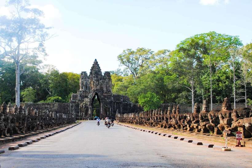 Angkor Wat Small Tour With Private Tuk Tuk - Angkor Wat: your anchor temple for the whole day
