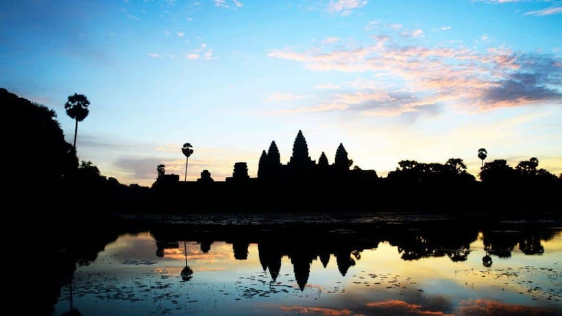 Angkor Wat: Sunrise 2.5 Days with Tonle Sap Lake Tour - Day 1: Pre Rup, Banteay Srei, Neak Pean, Preah Khan, then Bakheng sunset