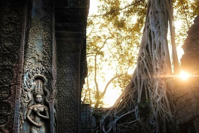 Angkor Wat Sunrise & 3 Main Temples with Breakfast – Small Group - Breakfast at Srah Srang: real fuel, not a rushed stop
