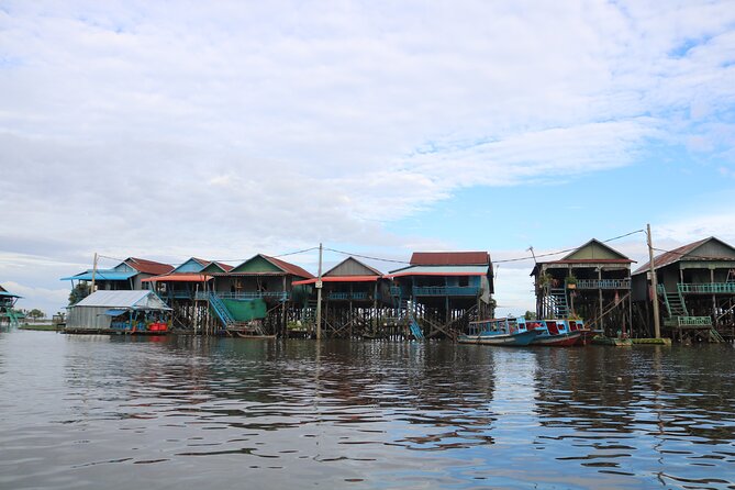 Angkor Wat Sunrise and Tonle Sap Lake 1.5 Days - Ro Lus Market, a quick look at everyday Khmer life