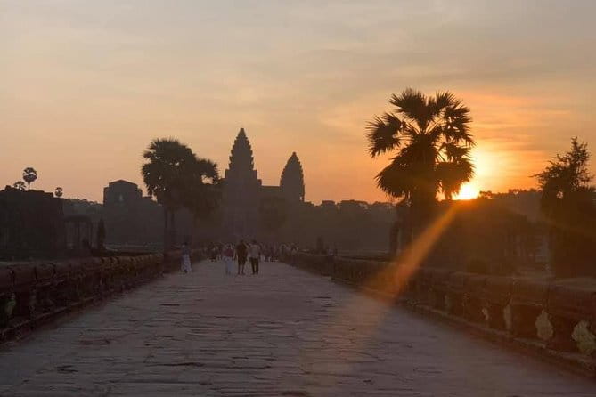Angkor Wat Sunrise by Tuk Tuk – Personalized Private Tour - Dress code and monk respect, how to show up right