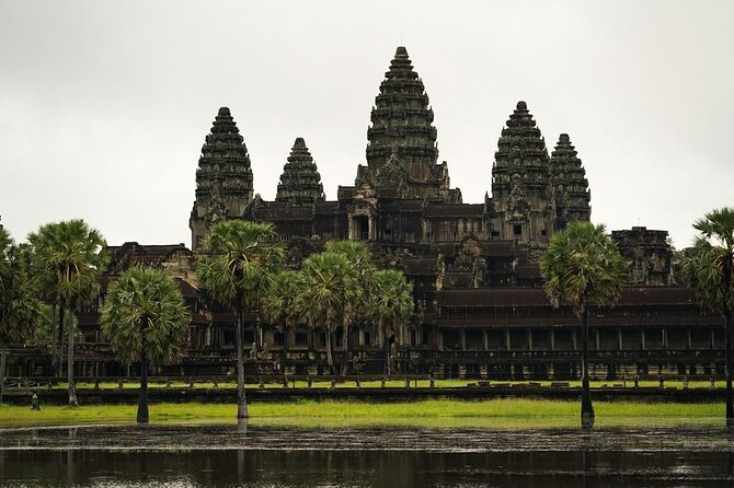 Angkor Wat Sunrise Experience – Ultimate 1-Day Guided Temple Tour - Bayon Temple: The Face Towers and Daily Life Reliefs