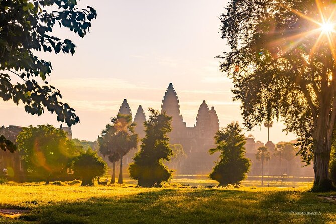 Angkor Wat Sunrise Guided Join-In Tour/Private Tour - Angkor Thom: Bayon faces and the two famous terraces