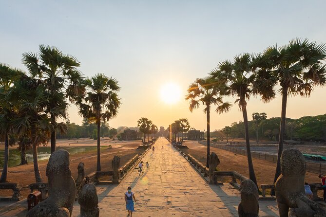 Angkor Wat Sunrise Guided Join-In Tour/Private Tour - What to wear and how to handle the heat