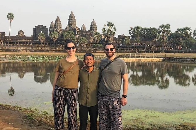 Angkor Wat: Sunrise or Sunset Tours with Tuk Tuk - Stop 1: Angkor Wat at golden light and in full day