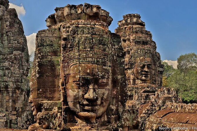 Angkor Wat Sunrise Private Experience with Guide from Siem Reap - Angkor Wat at first light: climb, photos, and what you should look for
