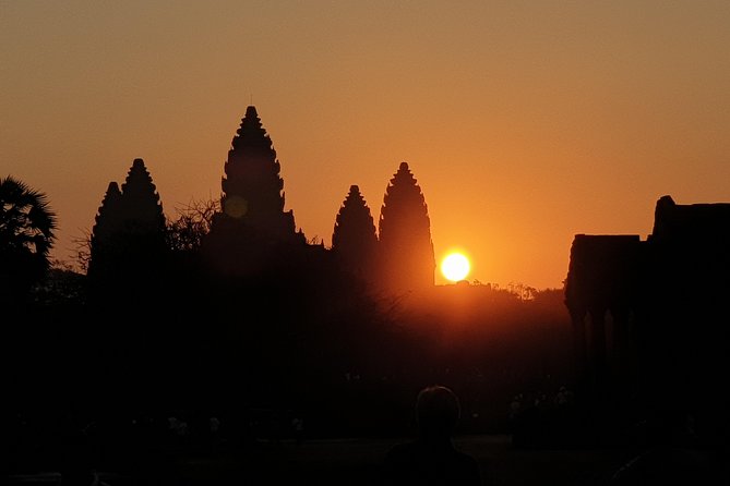 Angkor Wat Sunrise Private Full Day Tour - Getting Oriented Quickly: Angkor Wat First, Then the Full Temple Circuit