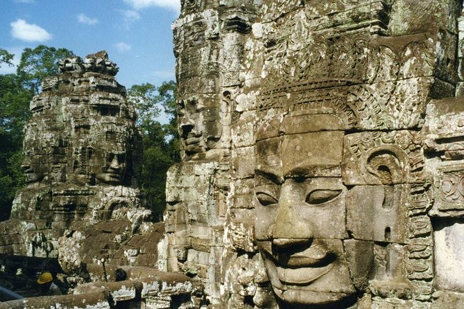 Angkor Wat Sunrise/Set Offbeat Tour by Jeep - Angkor Wat Sunrise: First Light, Big Views, and Better Storytelling