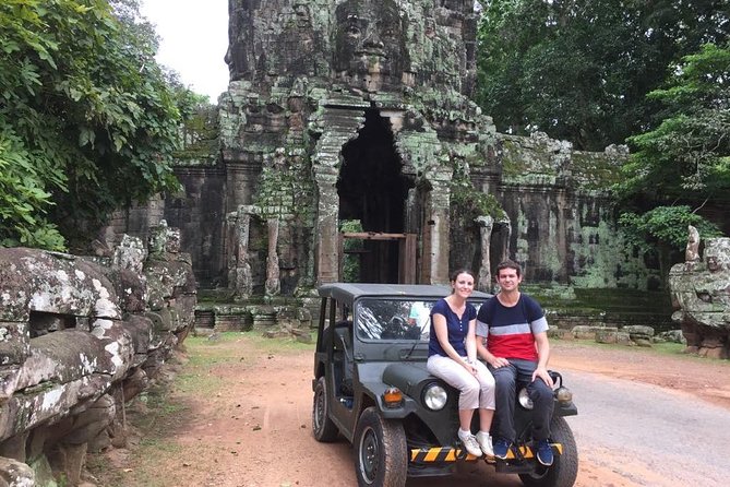 Angkor Wat Sunrise/Set Offbeat Tour by Jeep - Bayon in Angkor Thom: Smiling Faces With a Slower Pace