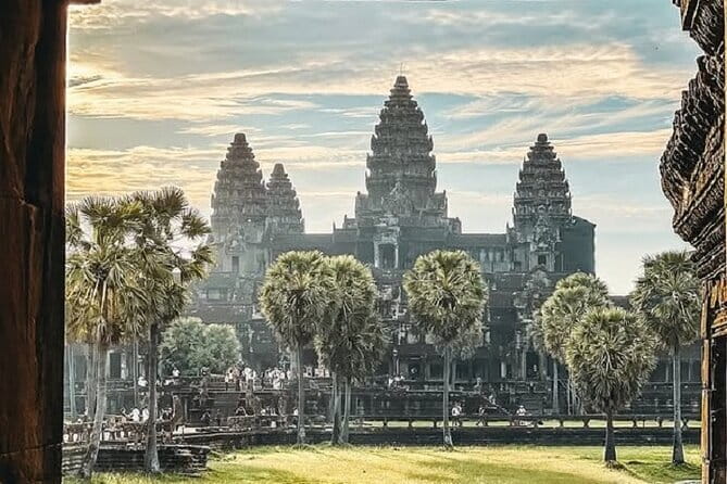 Angkor Wat Sunrise Small-Group 1-Day Tour from Siem Reap - Sunrise that sets the whole tone for Angkor Wat
