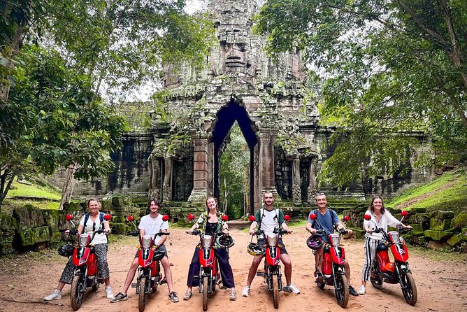 Angkor Wat Sunrise Tour By E-Bike Experience With Breakfast Included - How the guides and small group size shape the experience