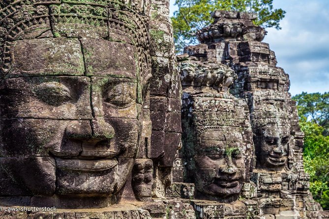 Angkor Wat Sunrise tour with Small - Group and Guide tours - Angkor Wat at Sunrise: Where the Light Plays Tricks on the Stone