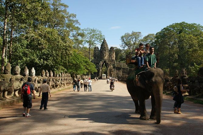 Angkor Wat Sunrise with Bayon & Ta Phrom - Angkor Wat at sunrise: what makes this stop special