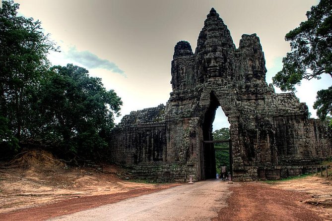 Angkor Wat Sunrise with Bayon & Ta Phrom - Angkor Thom South Gate: the quick scene-setter