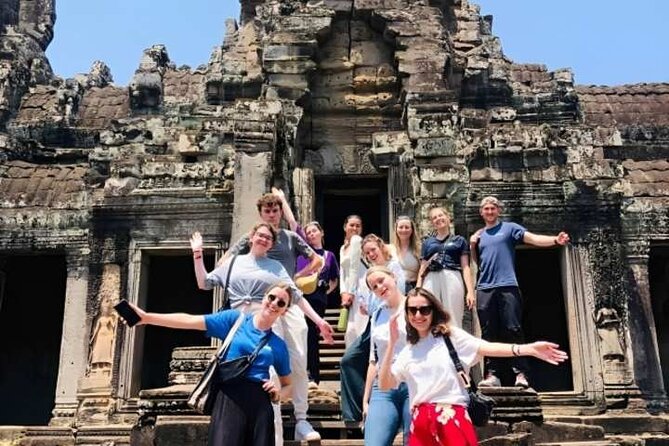 Angkor Wat Sunset Small Group Tour with Lunch Included - Phnom Bakheng Sunset: the views, the crowd, and the climb