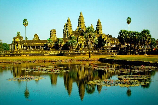 Angkor Wat Tour deutsch - Sonnenaufgang | Private Führung - Ta Prohm: The Jungle Temple Walk That Actually Feels Different