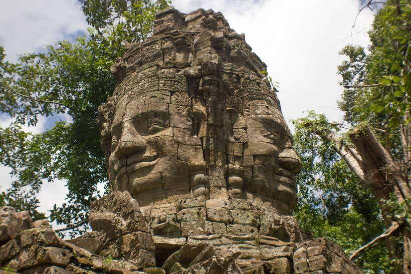 Angkor Wat: Tuk Tuk and Walking Tour - Getting the Most From Your English Guide (Sam, Monirom, Poleak, Bun, Bob)