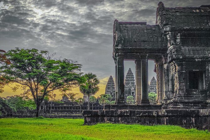 Angkor World Heritage with Sunrise - Small Group - Ta Prohm: Jungle Atmosphere and the Meaning of Its Past