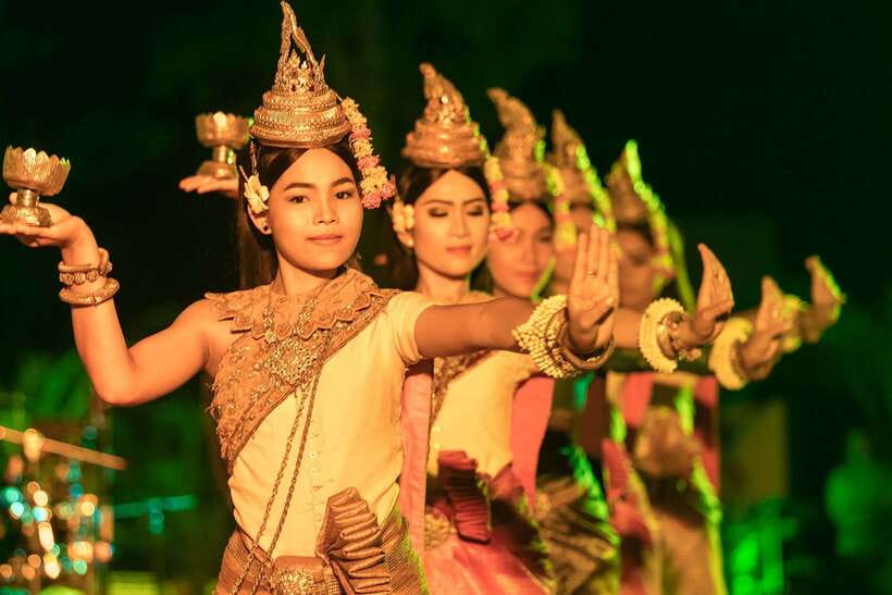 Apsara Dance Show with Dinner by Tuk-Tuk Roundtrip Transfer - Dinner with four Cambodian courses you can plan around