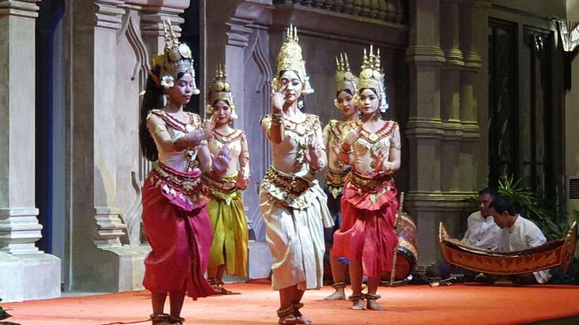 Apsara Performance Including Buffet Dinner & Hotel Pick up - From your hotel to the show, in a Siem Reap tuk-tuk