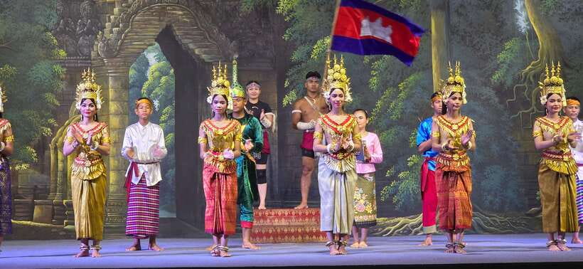 Apsara Performance Including Buffet Dinner & Hotel Pick up - Apsara dance: Khmer folklore told through hand gestures