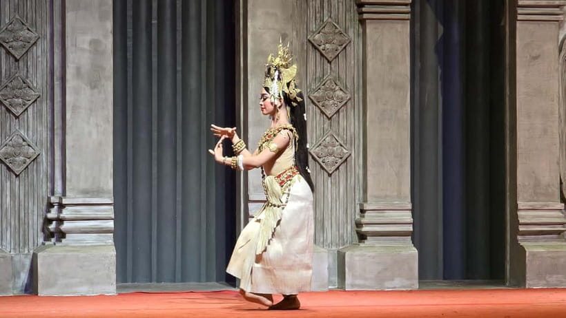 Apsara Performance with Dinner include Pick up & Drop off - Tuk-tuk pickup in Siem Reap: the easiest way to start