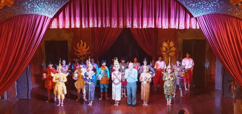 Apsara Theater Performance include dinner & Hotel pick up - Should you book the Apsara Theatre dinner show?
