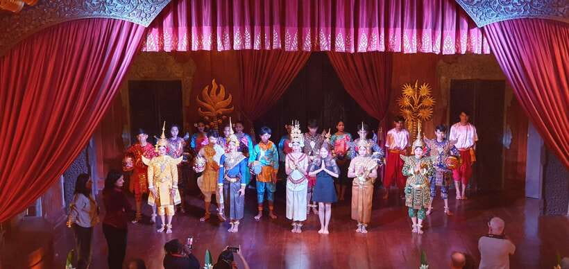 Apsara Theater Performance include dinner & Hotel pick up - Watching Apsara dance: the part you will remember