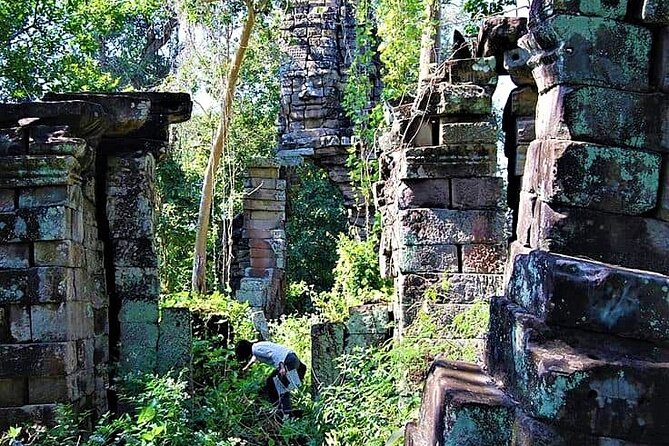 Banteay Chhmar Temple & Silk Farm Private Day Trip from Siem Reap - West Baray and Svay Romiet Pagoda: A Khmer Reservoir With Living Traditions