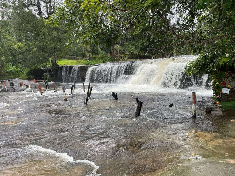 Banteay Srei, Kulen Waterfall & Beng Mealea Small-Group Tour - River of 1000 Lingas: symbolism you can actually see