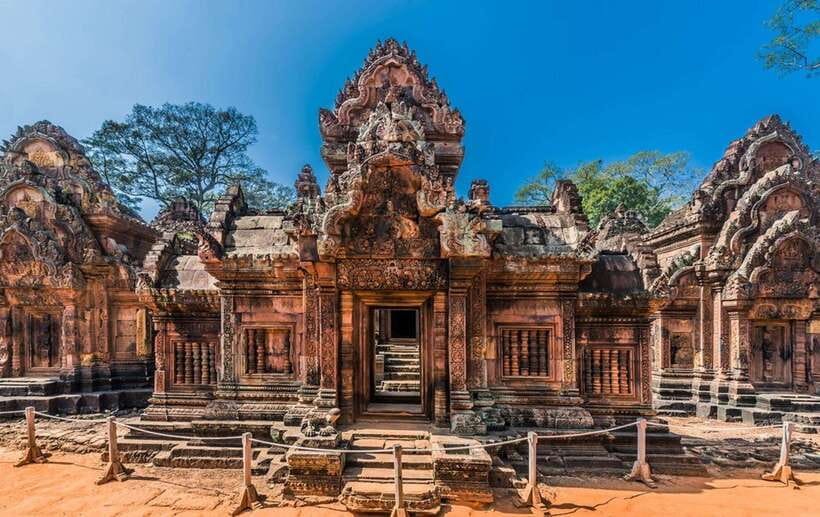 Bantey Srei, Kbal Spean and Landmine museum Private Tuk-Tuk - Banteay Srei: the pink lady you actually want to see up close