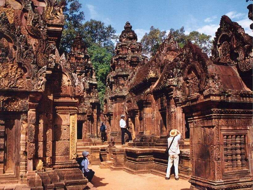 Bantreay Srei , Kbal Spean and Landmine Museum with Tuk Tuk - Banteay Srei: Smaller Temple, Big Carving Energy