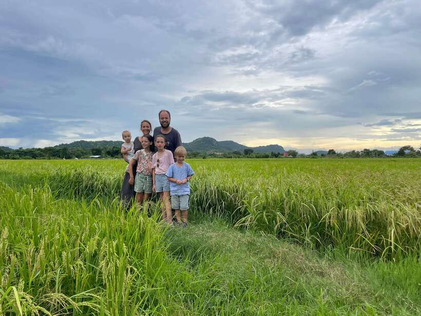 Battambang: Bamboo Train, Bat Cave and Killing Cave Tour - Timing, group size, and how the 1:00 to 7:00 window feels