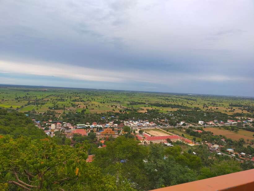 Battambang: Tuk-Tuk, Bamboo Train, Killing/Bat Caves, Sunset - The Killing Cave Visit: What to Expect and How to Respect the Moment