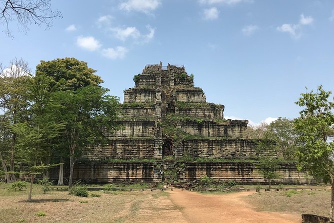 Beng Mealea - Koh Ker & Preah Vihear Private Tour - Stop 1: Prasat Beng Mealea and breakfast in jungle ruins