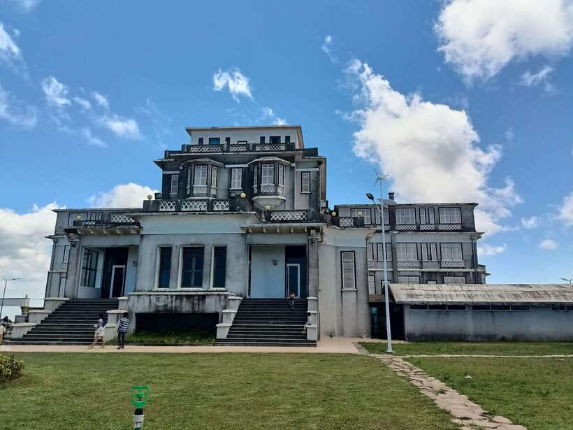 Bokor mountain, Pepper plantation and Man-made lake - Getting Up to Bokor Mountain: The Tuk Tuk Ride and First Break