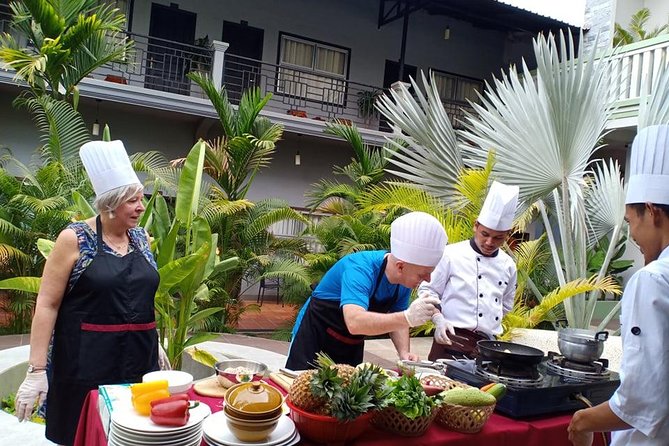 Cooking Class By Reveal Angkor Hotel Siem Reap - Stop 1: Psar Chaa at Old Market for real ingredient picking