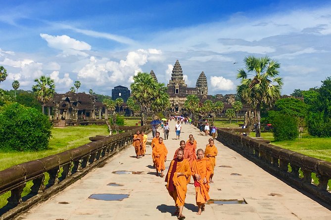 Discover Cambodia 8 Days from Siem Reap to Koh Trong -Phnom Penh - Road days that still feel active, from Siem Reap to Kratie and the Mekong crossing