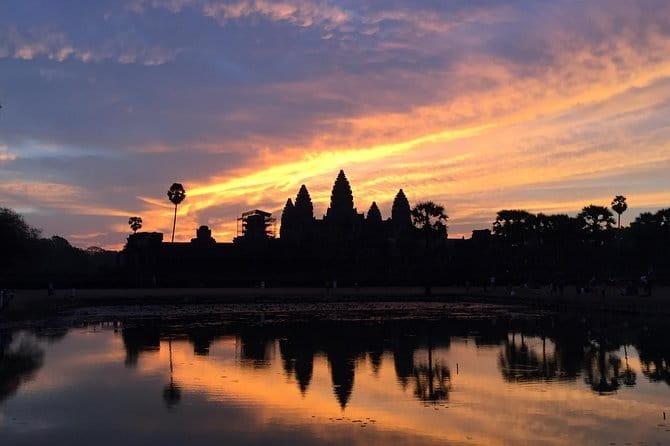 Explore Angkor Sunrise Spectacle a Full Day Temples Tour - Who this tour is best for