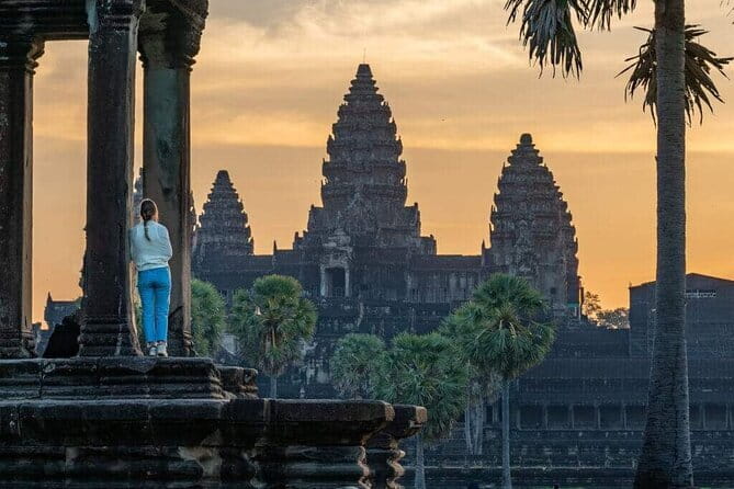 Explore Angkor Wat Sunrise Small Tour Private VIP Car - Banteay Kdei and Srah Srang: A Calmer Finish