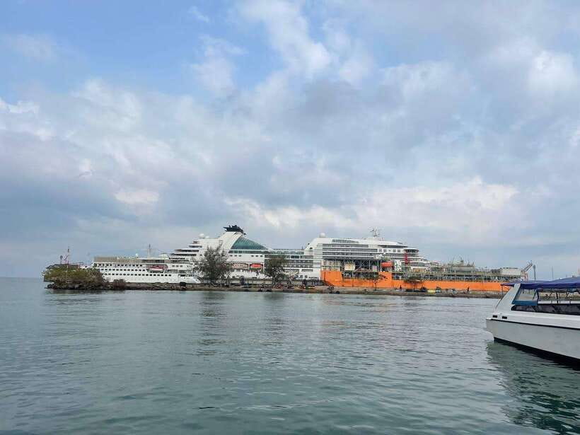 Exploring Sihanoukville: Shore Excursions from Cruise Ports - From Cruise Gate 2 to One Lion Circle: how the day starts