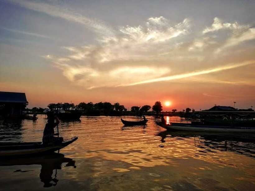 Floating Village and Tonlé Sap Sunset Tour - Meeting a Khmer Family on the Water, With Your Guide Translating