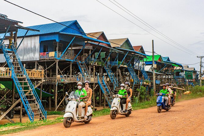 Floating Village Sunset boat Vespa Tour / Tuk Tuk Available - Wat Po Banteaychey: temple time that adds meaning, not just minutes