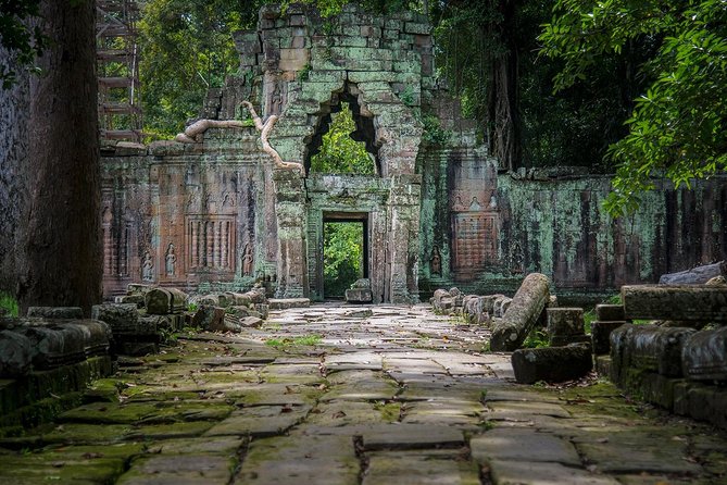 Four-day tour Angkor Wat, Banteay Srey, Beng Melea and Siem Reap discovery - Day 3: Beng Mealea’s lost temple feel and the calmer Roluos trio