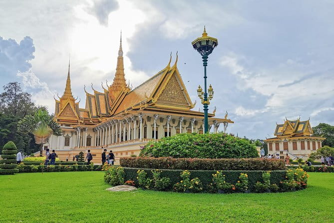 ( Free eSim) Oudong Mountain Full Day Tour- Phnom Penh - Guide Quality Makes or Breaks the Day
