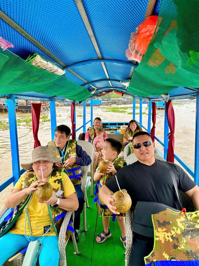 From HCM: Mekong Delta Floating Market 3days exit Phnom Penh - Day 2 in Can Tho: Cai Rang Floating Market, noodle making, pineapple tasting